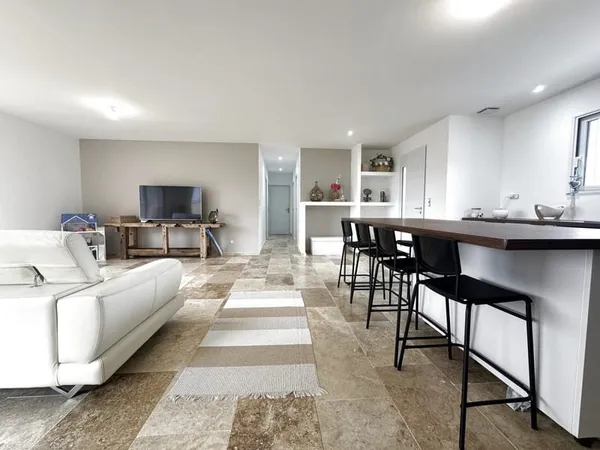 Belle maison neuve de 95 m2 avec vue imprenable sur la campa