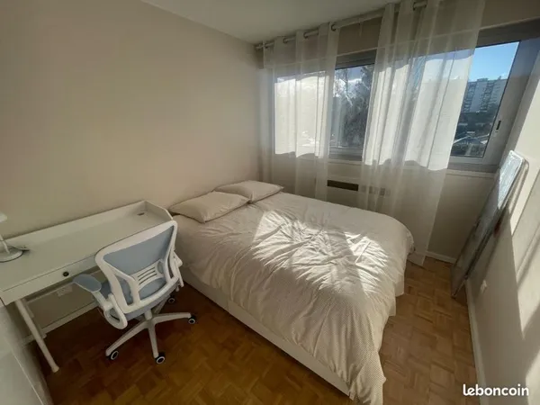 Location studio équipé dans une collocation 100 % féminne