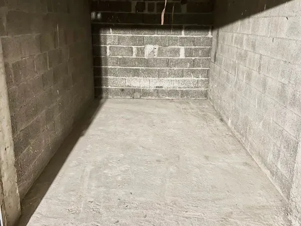 🏍️ . 📦 Garage / Box de stockage - 12 m2