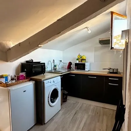 Studio meublé et équipé d'une climatisation, Centre-ville de LECTOURE