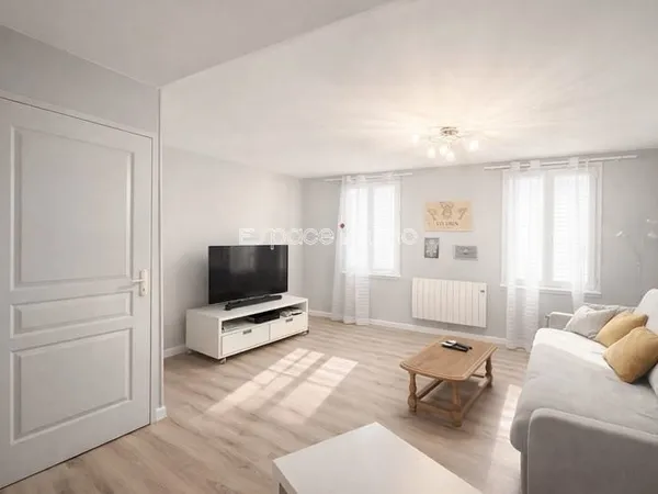 Immeuble de rapport - Hyper centre de Malaunay - Appartement et local commercial