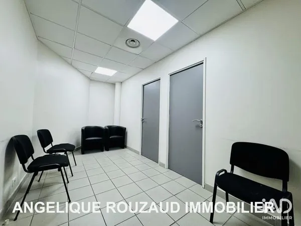 Local commercial 1 pièce 38 m²