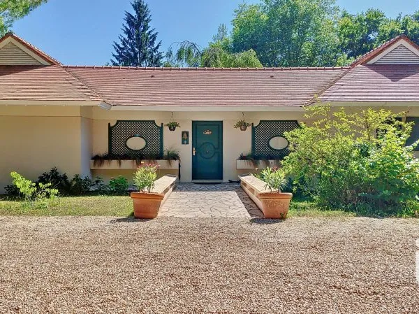 Maison 8 pièces 228 m²
