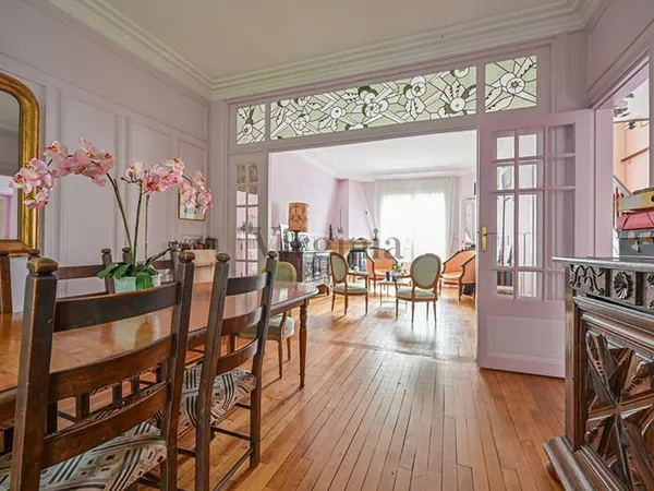 Maison Saint Mande 10 pièce(s) 255 m2