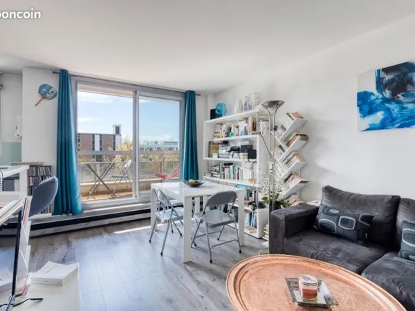 Rue de Reuilly / Quartier Daumesnil, Appartement deux pièces de 49m² avec terrasse de 8m²