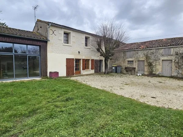 Belle maison en pierre
