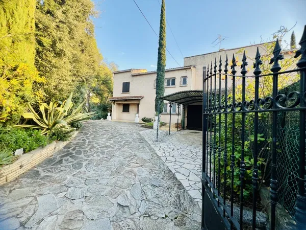 Maison 7 pièces 158 m²