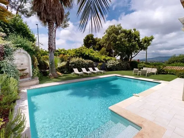 EXCEPTIONNELLE PROPRIETE LUXUEUSE ET DE CARACTERE
