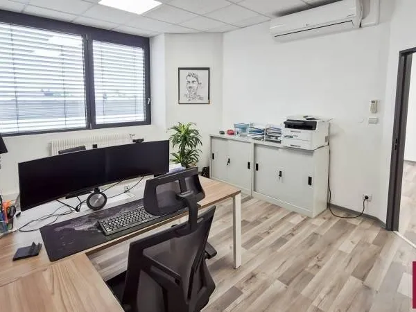 Horbourg-Wihr : Local professionnel 106,95 m² avec 2 parkings