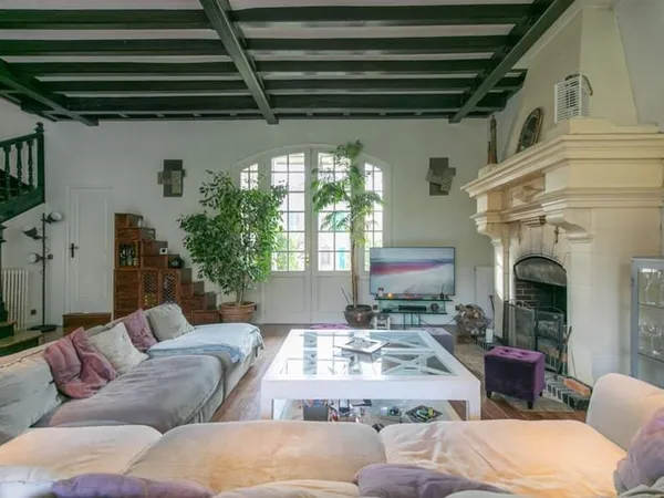 La Varenne proche bords de Marne Maison de style Anglo-Normande
