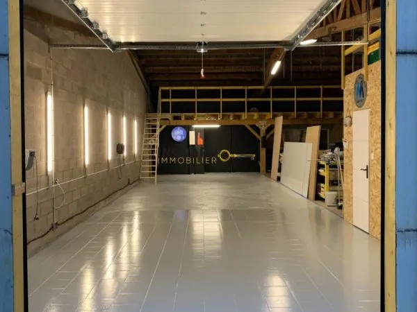 Immeuble industriel 275 m²