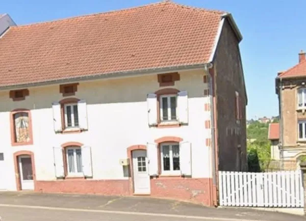 Maison à rénover 160 m2, 3chambres sur 420m2 de terrain.