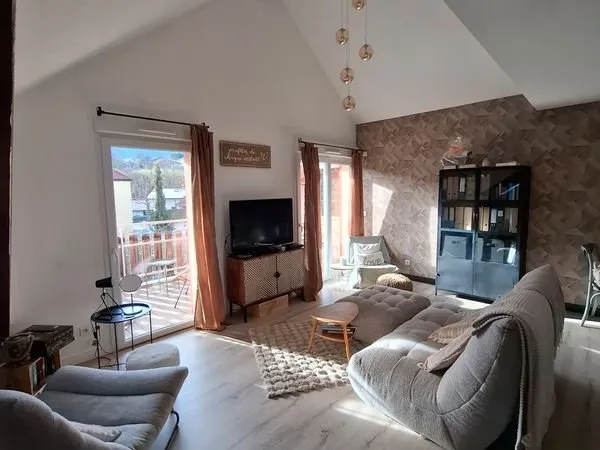 Appartement au dernier étage/ 70 M2 (env 60 loi carrez)