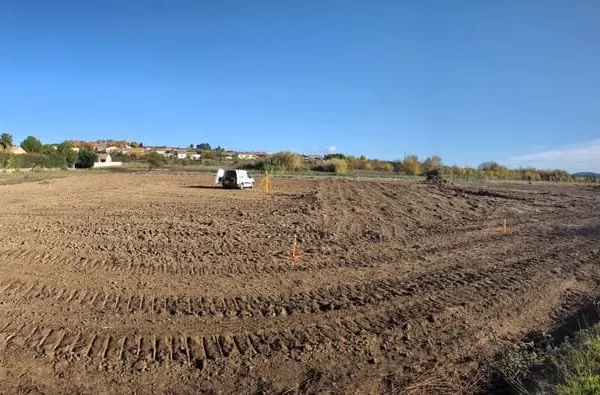 A VENDRE - PUISSERGUIER - TERRAINS CONSTRUCTIBLES DANS LOTIS