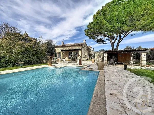 Maison 7 pièces 270 m²