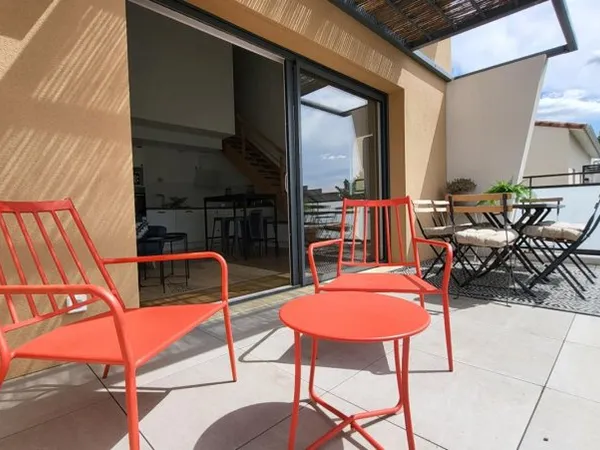 Eguilles 10 mn d'Aix en Provence T4 Duplex Meublé avec garage