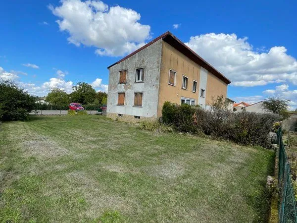 Ensemble immobilier - 2 appartements rénovés + dépendance + terrain