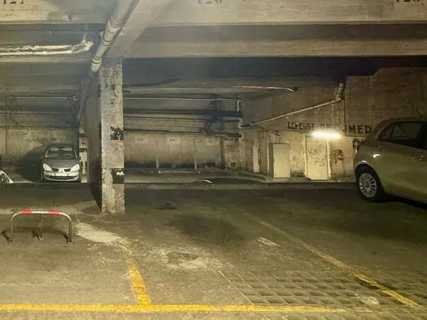 Parking 12 m²