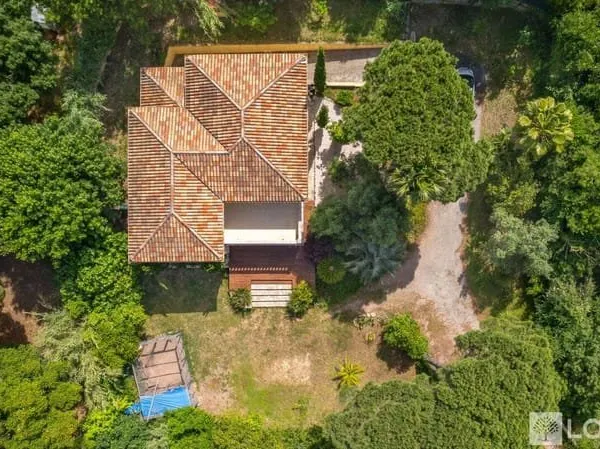 Maison 5 pièces 245 m²