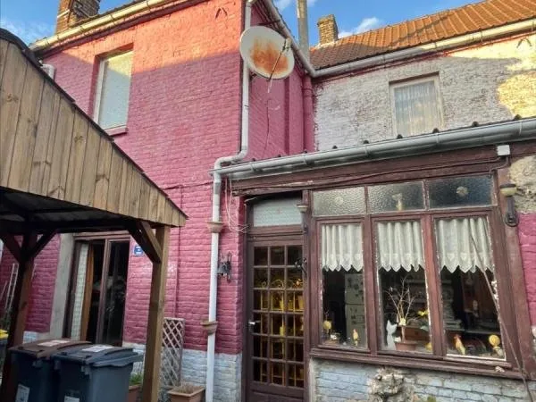 A vendre Provin maison de ville avec hangar le tout à rénover