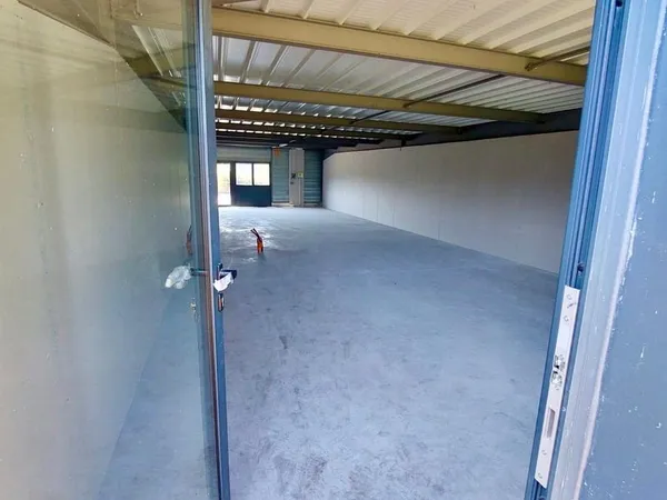 Location local marcheprime 100m²