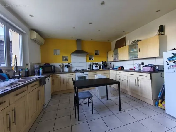 Maison 5 pièces 187 m²