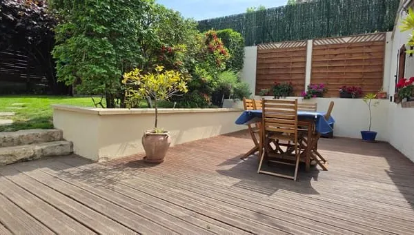 Agréable maison sur Fontenay-en-Parisis avec un beau séjour spacieux et pouvant accueillir de nombre