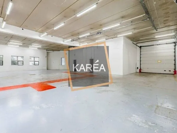 Local d'activité 549 m²