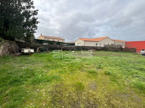 Terrain Divatte Sur Loire 300 m2