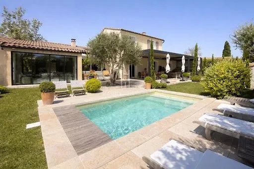 Maison 7 pièces 220 m²