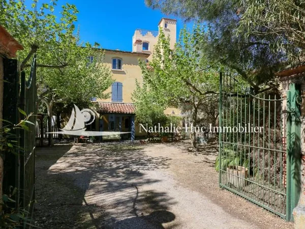 Maison 20 pièces 956 m²