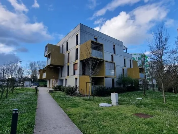 Lormont, T2, Balcon, Parking