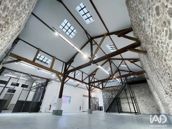 Location Local d'activités 1 600 m²