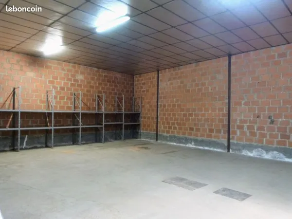 Local d’activité et entrepôt Location Varennes-sur-Allier  540m² 1100€