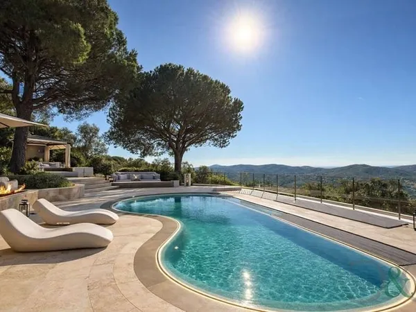 Maison 8 pièces 253 m²
