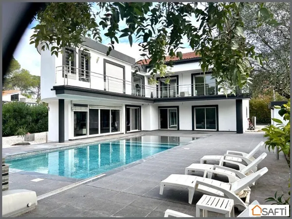Spacieuse villa avec piscine, quartier Valescure