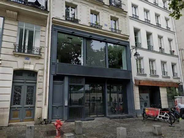 LOCAL 365M2 - CENTRE POMPIDOU / RUE ST MARTIN