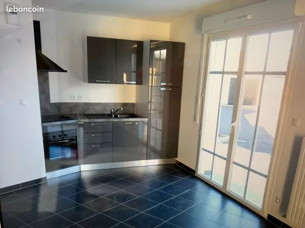 F2-OEUTRANGE -THIONVILLE 49 m2 avec garage à 10 min du Luxembourg