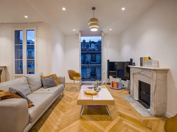 Nice Carré d'or: Superbe appartement bourgeois de 4 pièces de 95 m2 en plein coeur du Carré d'Or .