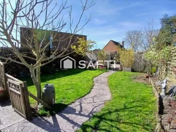 Ensemble de 2 appartements & terrain constructible