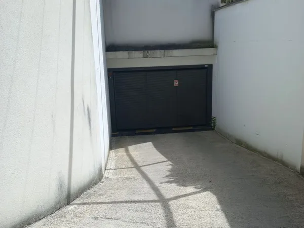 Garag fermé sécurisé, à Castelnau-Le-Lez - Mas du Rochet, 18m2