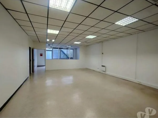 (X-07176) Bureaux Vide 120 m²