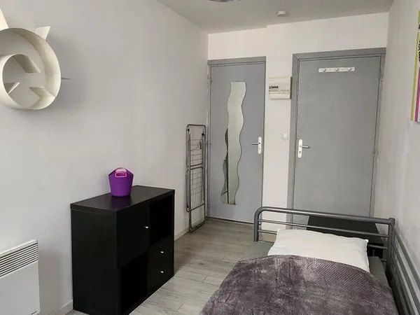 Studio meublé 13M2 Roubaix gare étudiant uniquement