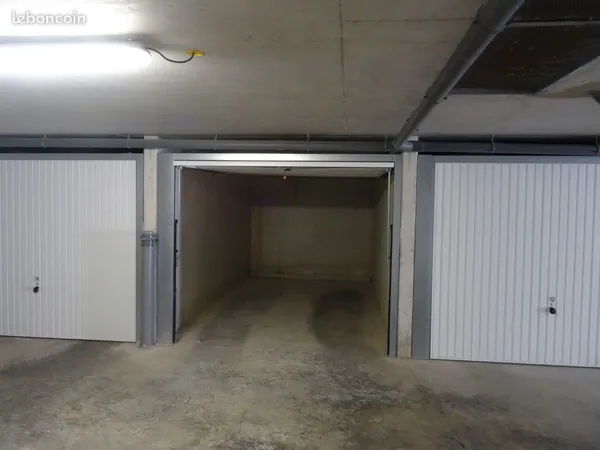 Garage a louer - BOULOURIS