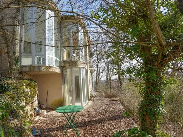 Maison d'architecte atypique en lisière de forêt Piscine,