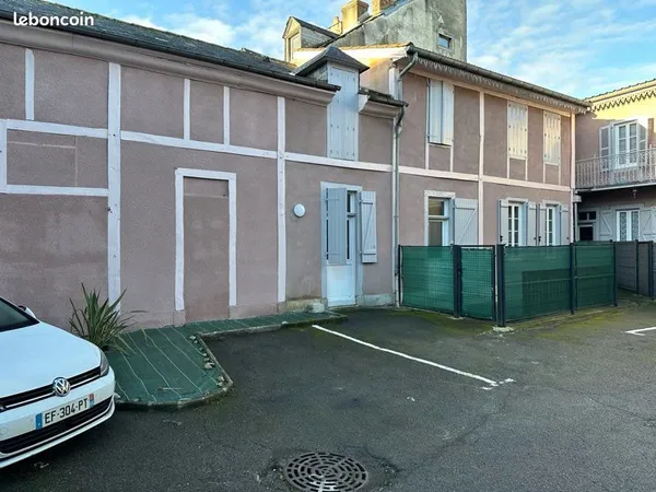 À louer jolie T2 avec terrasse et place de parking