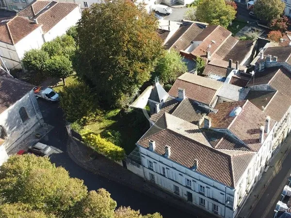 Maison 10 pièces 343 m²