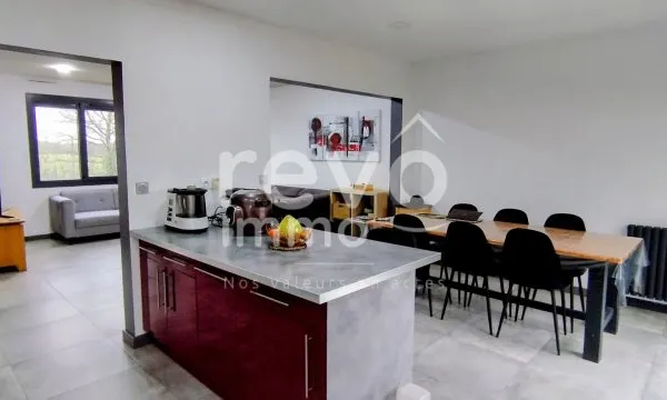 Grande maison familiale avec dépendance sur terrain arboré de 5000 m²