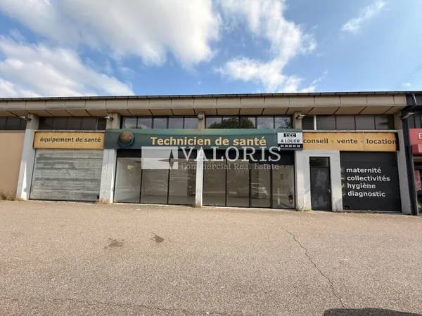 LOCAL COMMERCIAL à LOUER