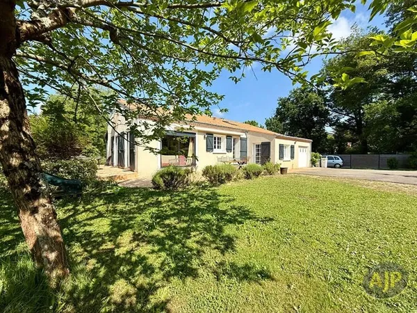 Maison de plain-pied 6 pièces 136 m²